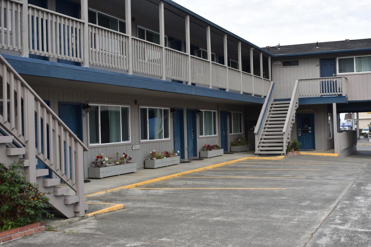 Lighthouse Cove Inn Bandon Buitenkant foto The motel where the film was shot