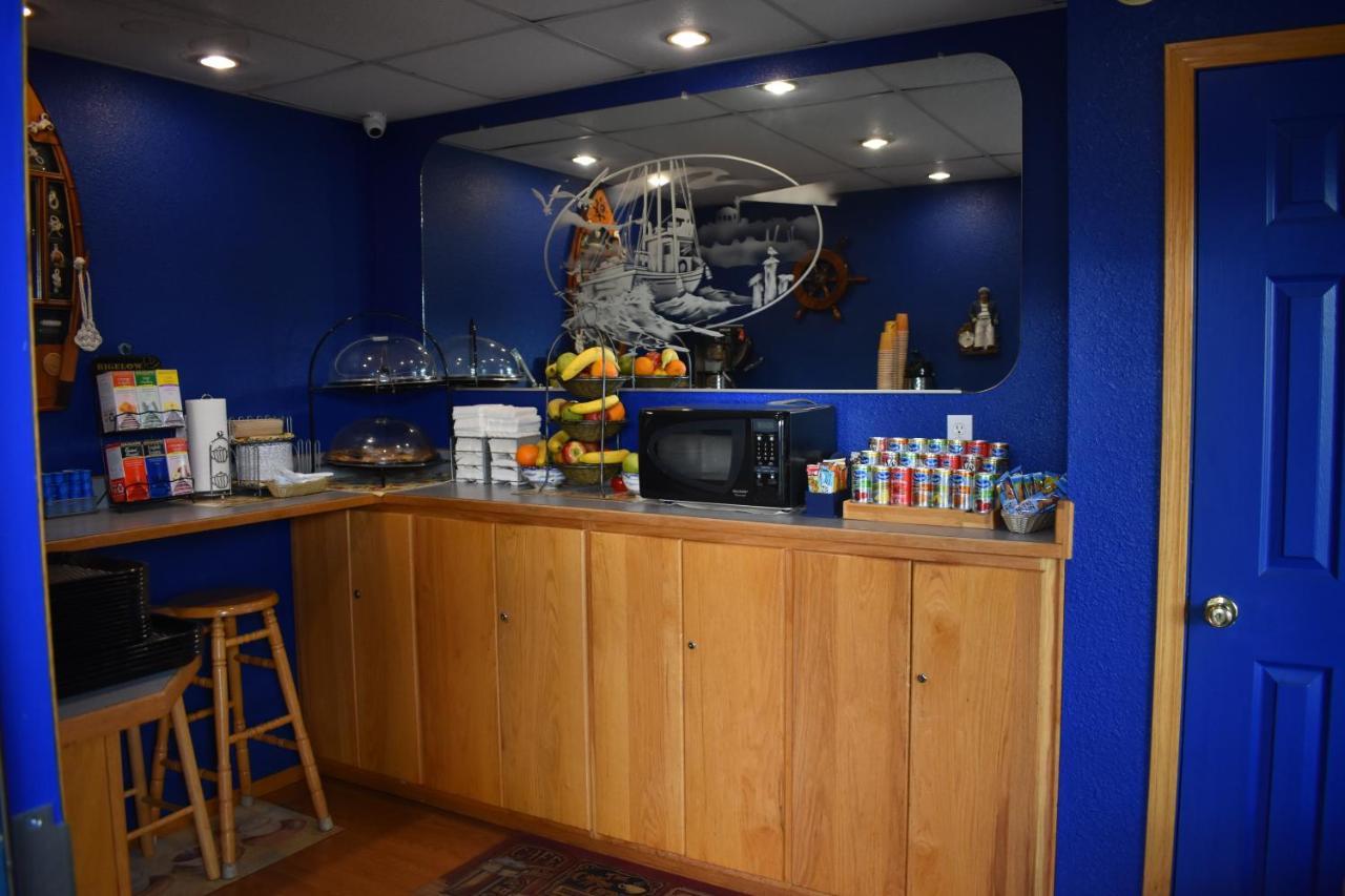 Lighthouse Cove Inn Bandon Buitenkant foto The kitchen
