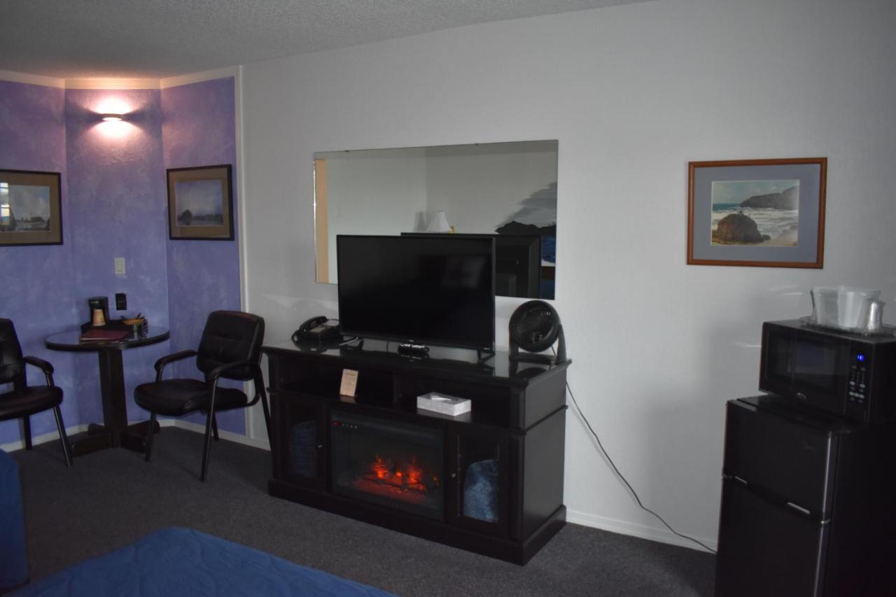 Lighthouse Cove Inn Bandon Buitenkant foto A typical room at the motel