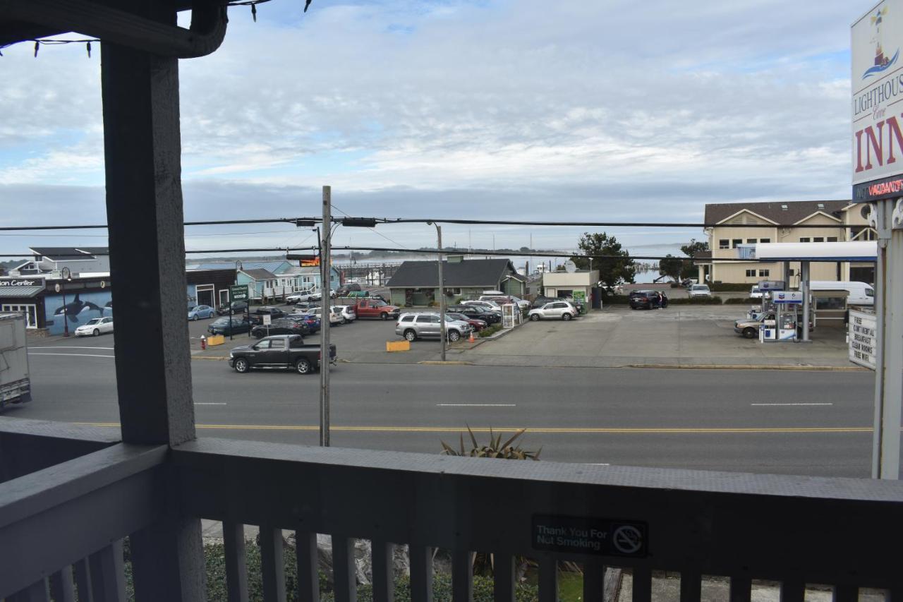 Lighthouse Cove Inn Bandon Buitenkant foto View of the station from the boardwalk
